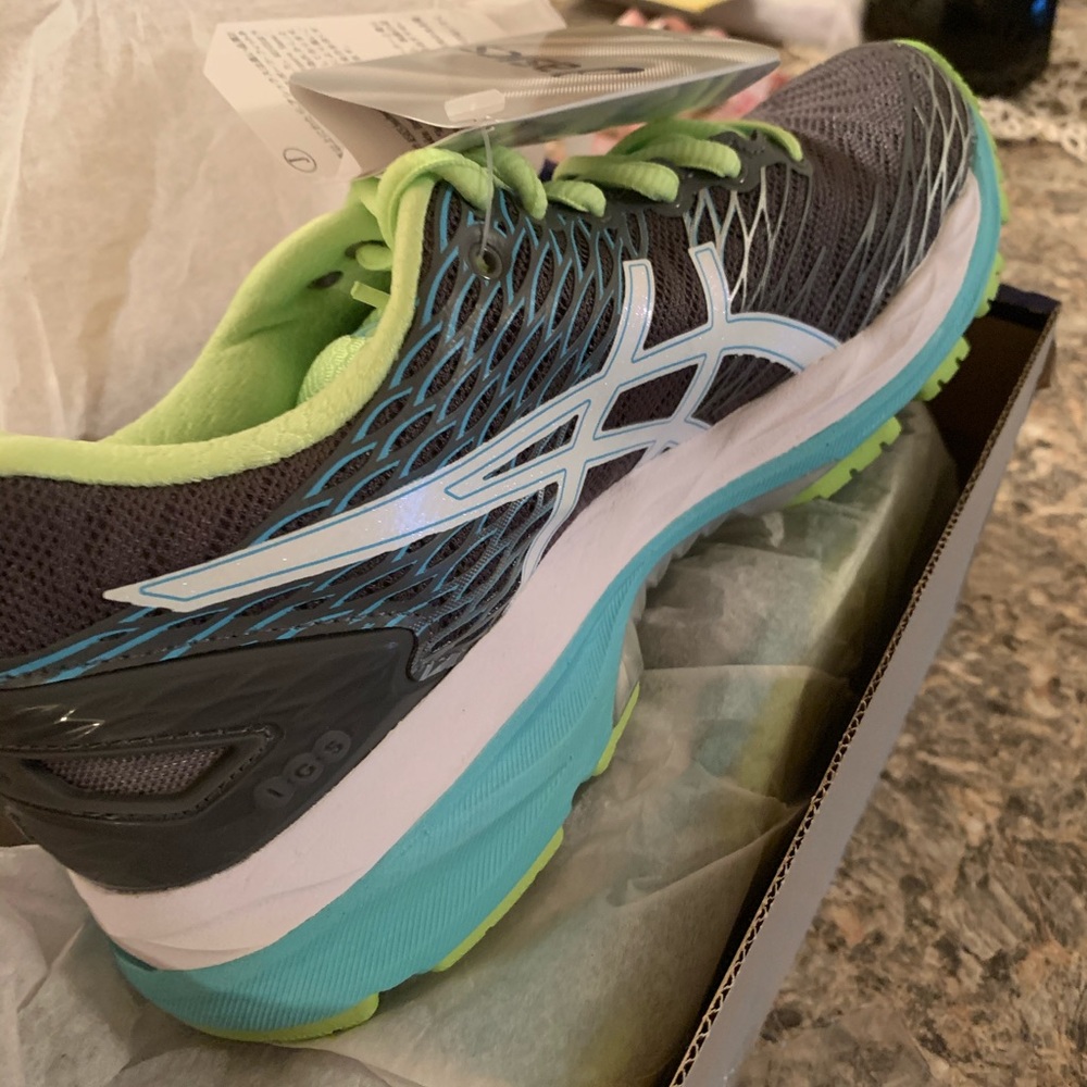ASIC Gel Nimbus 18 Athletic size 6 narrow